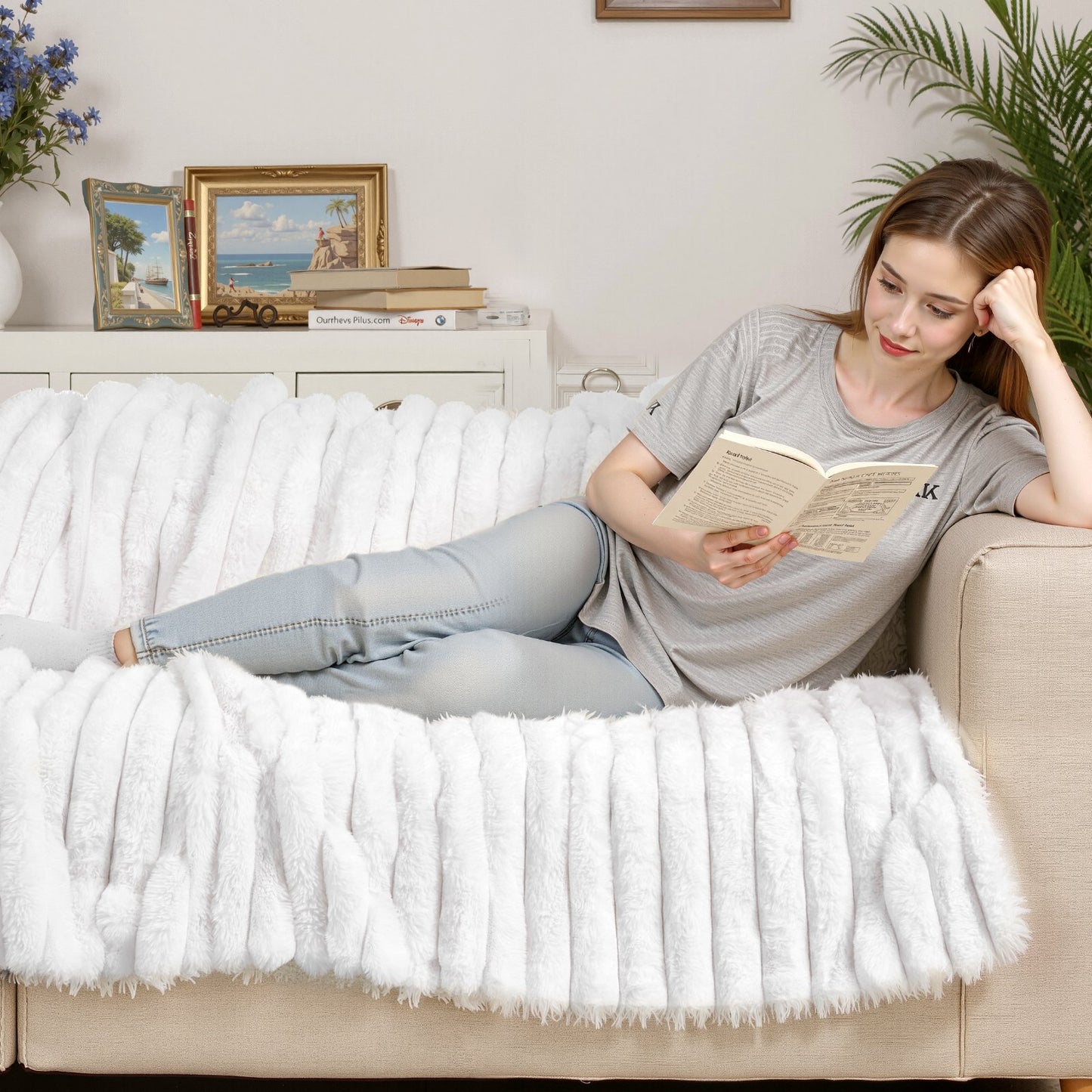 Luxury Soft Throw Blanket — Cozy Plush Decorative Blanket for Sofa & Living Room (50×60 in)